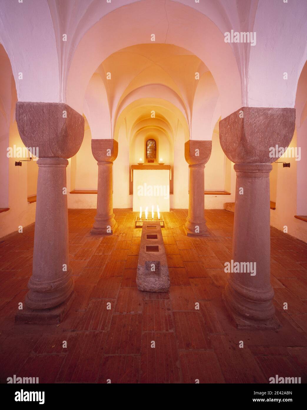 Cubiform capital hi-res stock photography and images - Alamy