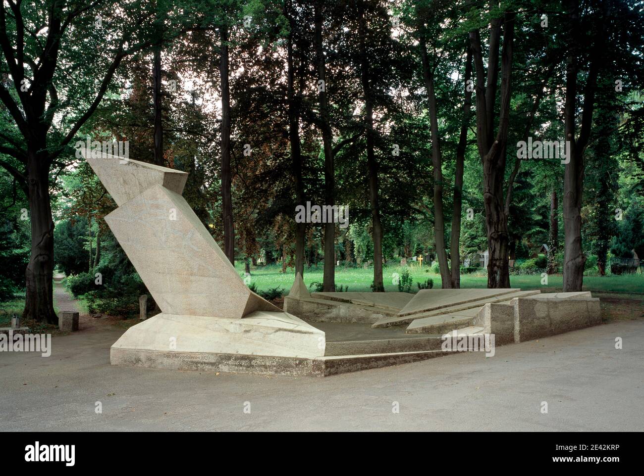 Denkmal f¸r die M‰rzgefallenen von Walter Gropius 1922 errichtet Stock Photo