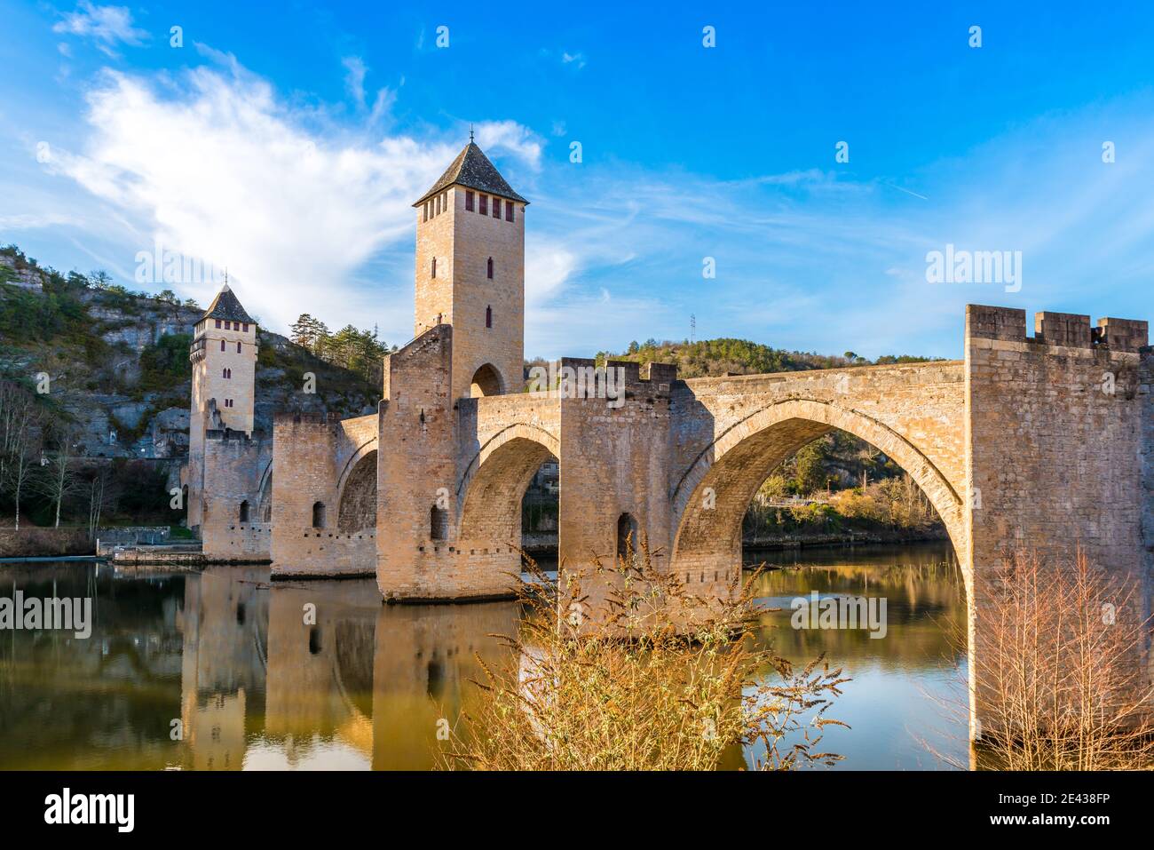 The stunning medieval bridge of Valentré over the Lot river in Cahors, Occitanie, France Stock Photo