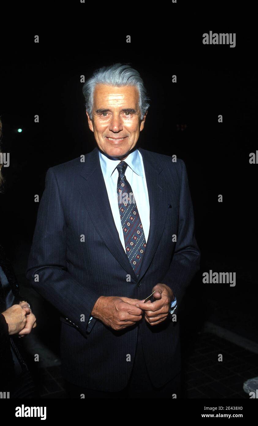 John Forsythe 1984 Credit: Ralph Dominguez/MediaPunch Stock Photo - Alamy