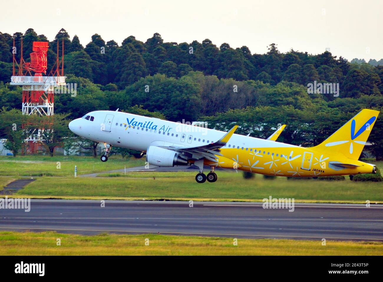Vanilla Air, Airbus, A320, JA04VA, Take Off, Narita Airport, Chiba, Japan Stock Photo