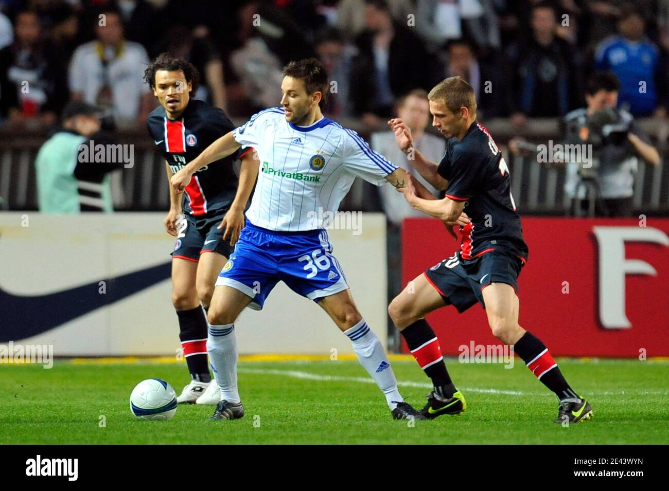 Clement Chantome of Paris Saint Germain fights for the ball with Milos Ninkovic of Dynamo Kyiv during the UEFA Cup quarter-finals match played in Parc des Princes stadium, Paris, France, 9 April 2009. Photo by Stephane Reix/ABACAPRESS.COM Stock Photo