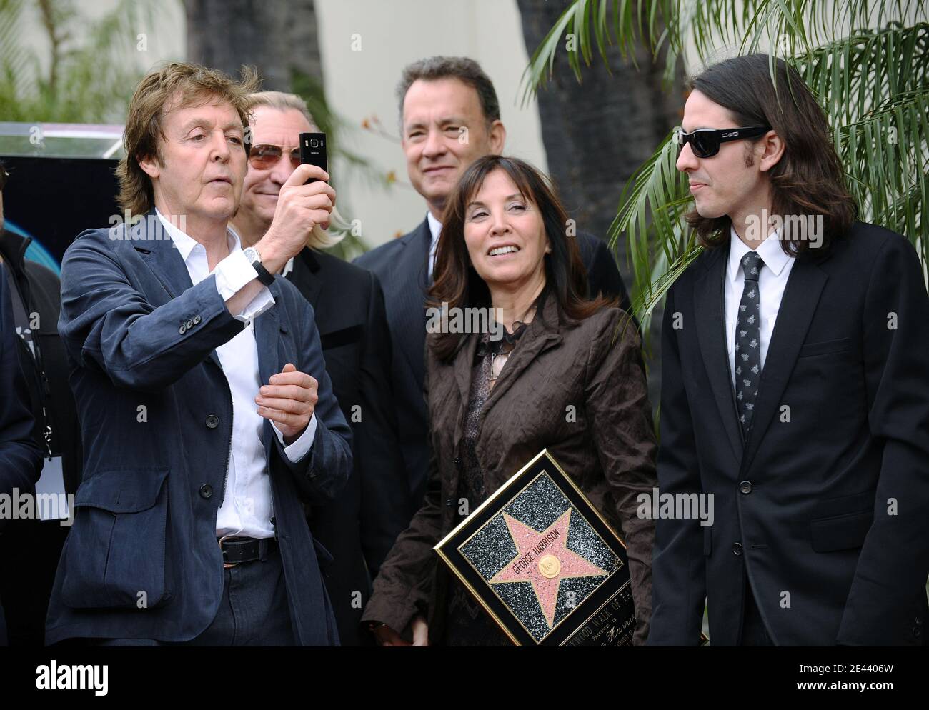 Paul mccartney and tom hanks hi-res stock photography and images - Alamy