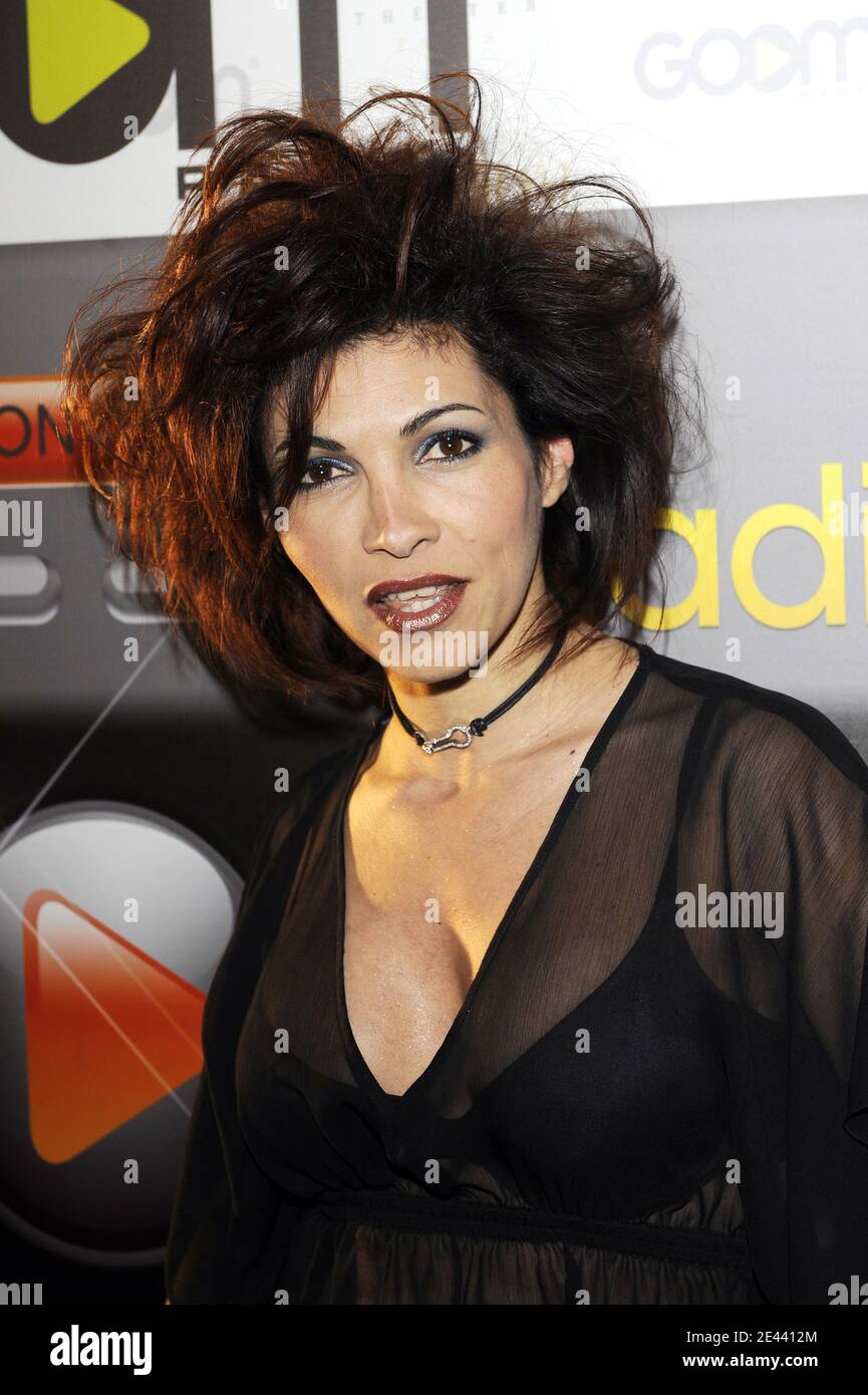 Иза феррер певица. Ysa ferrer в молодости. Ederlezi ysa. Ysa. Иза феррер.