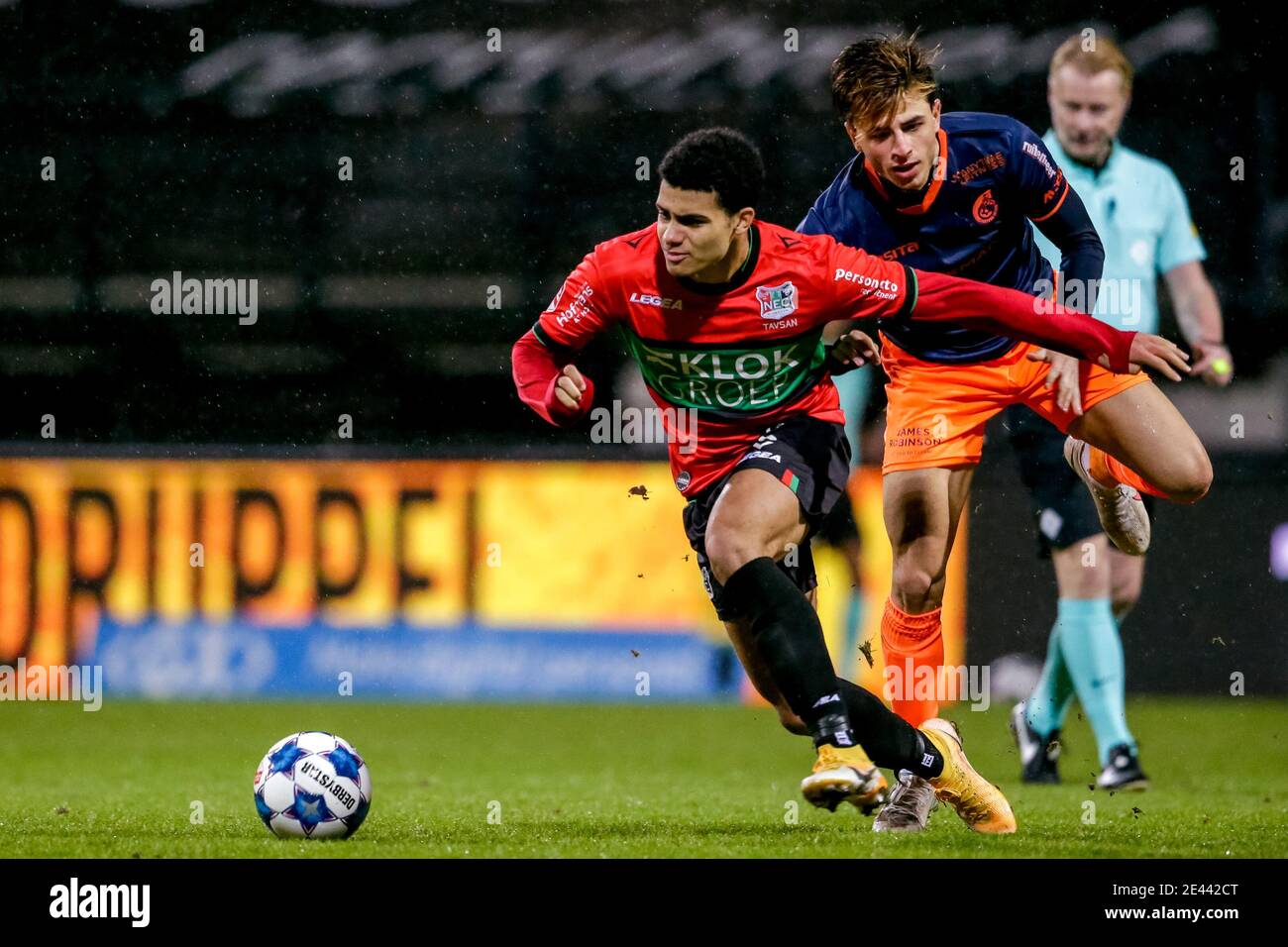 NIJMEGEN, NETHERLANDS - JANUARY 21: (L-R): Elayis Tavsan of NEC, Lazaros Rota of Fortuna Sittard during the Dutch KNVB Cup match between NEC and Fortu Stock Photo