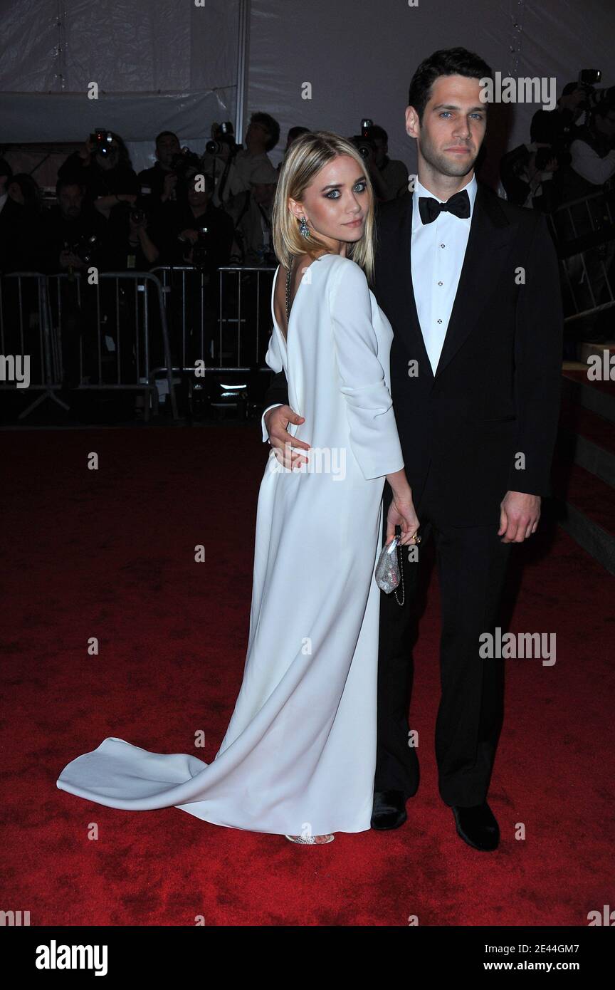 Ashley Olsen and boyfriend Justin Bartha arriving at the Costume Institute  Gala, held at the Metropolitan Museum of Art in New York City, NY, USA on  May 4, 2009. Photo by Gregorio