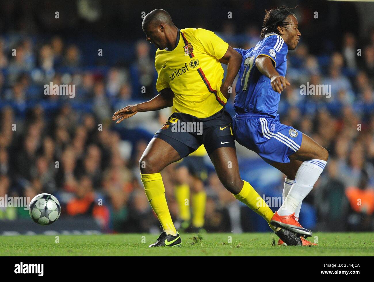 Barcelona S Gnegneri Yaya Toure And Chelsea S Didier Drogba Battle For The Ball During The Uefa Champions League Soccer Match Semi Final Second Leg Chelsea Vs Barcelona At The Stamford Bridge Stadium In