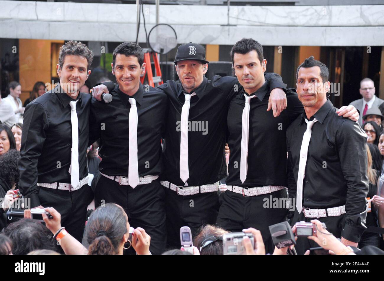 (L-R) Singers Joey McIntyre, Jonathan Knight, Donnie Wahlberg, Jordan Knight and Danny Wood of New Kids On The Block perform on NBC's 'Today' Show Concert Series at Rockefeller Plaza in New York City, NY, USA on May 8, 2009. Photo by Gregorio Binuya/ABACAPRESS.COM (Pictured: Joey McIntyre, Jonathan Knight, Donnie Wahlberg, Jordan Knight, Danny Wood, New Kids On The Block) Stock Photo
