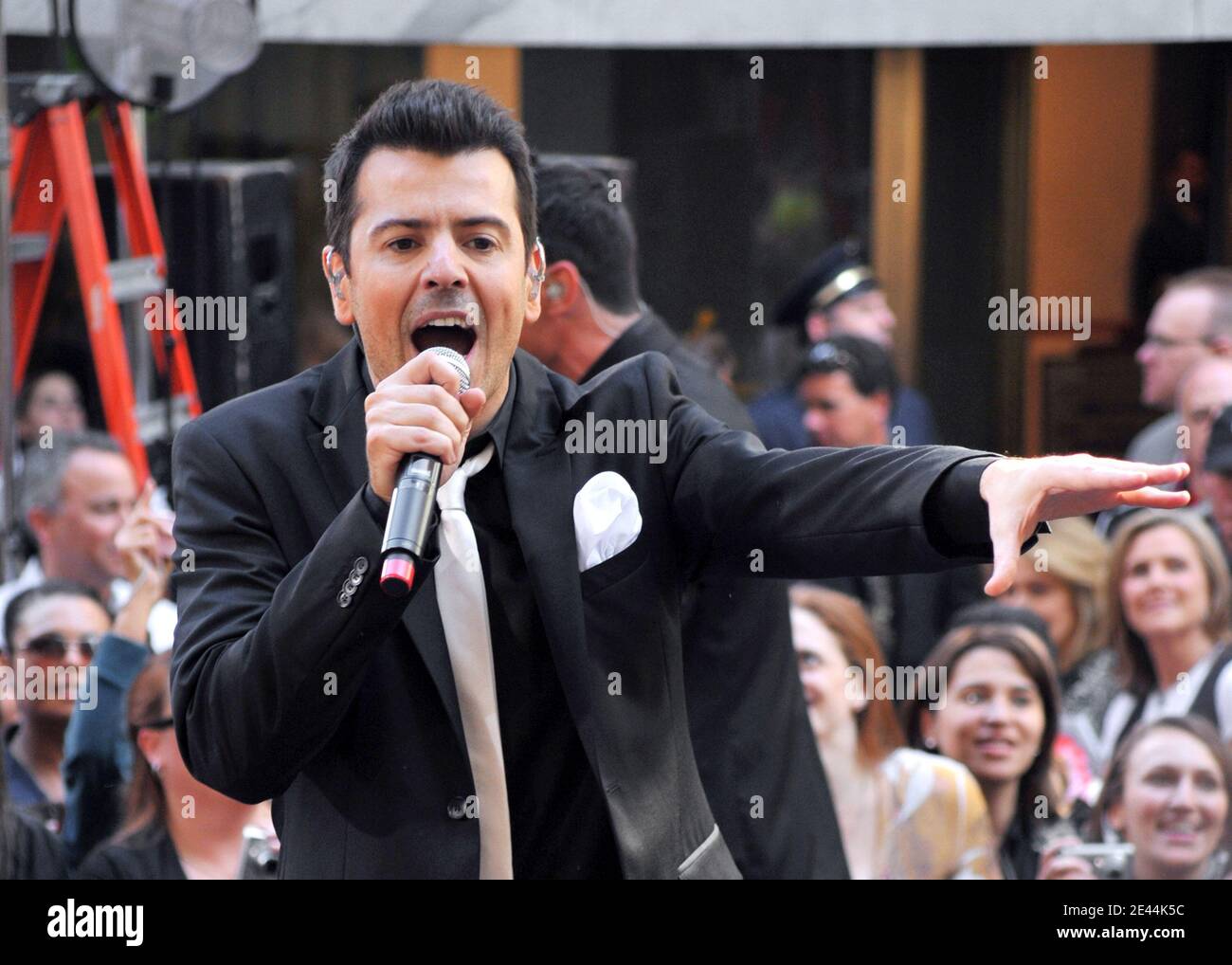 Jordan Knight of New Kids On The Block performs on NBC's 'Today' Show Concert Series at Rockefeller Plaza in New York City, NY, USA on May 8, 2009. Photo by Gregorio Binuya/ABACAPRESS.COM (Pictured: Jordan Knight, New Kids On The Block) Stock Photo