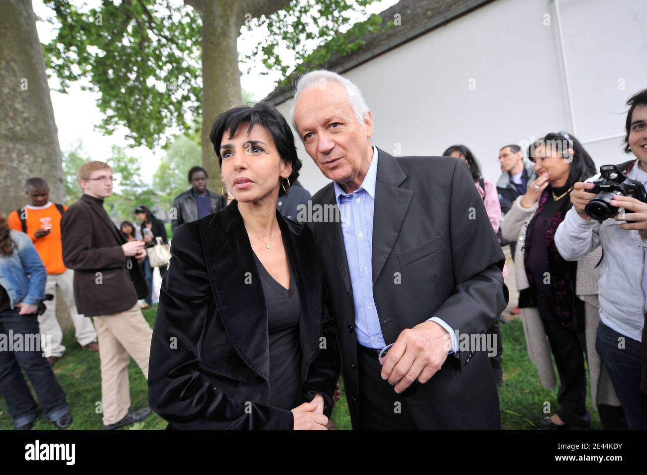 Michel Barnier, Rachida Dati and Jean-Marie Cavada attending a 'European  Picnic' with young militants at Bercy Village park in Paris, France on May  9, 2009. Photo by Mousse/ABACAPRESS.COM Stock Photo - Alamy