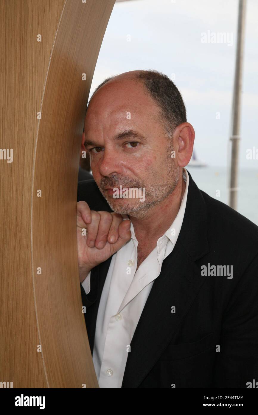 EXCLUSIVE. Jean-Pierre Darroussin poses for our photographer during the 62nd Cannes Film Festival at Martinez hotel in Cannes, France on May 14, 2009. Photo by Guignebourg-Gorassini/ABACAPRESS.COM Stock Photo