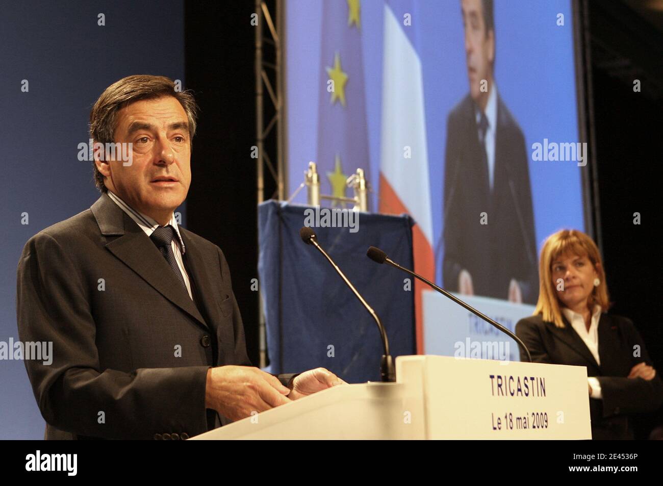 Prime minister Francois Fillon delivers a speech in presence of AREVA chief executive officer Anne Lauvergeon during the visit the French Areva power company Tricastin nuclear plant in Bollene, southeastern France, May 18, 2009. Photos by Vincent Dargent/ABACAPRESS.COM Stock Photo