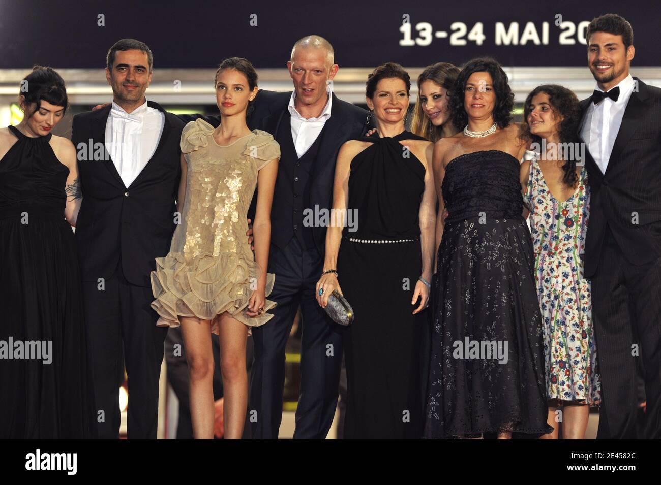Brazilian actors Nathalia Zemel, Caua Raymond, Josefina Schiler and Debora Bloch, Brazilian director Heitor Dhalia, Brazilian actress Laura Neiva and French actor Vincent Cassel arriving for the screening of 'The White Ribbon' during the 62nd Cannes Film Festival at the Palais des Festivals in Cannes, France on May 21, 2009. Photo by Nebinger-Orban/ABACAPRESS.COM Stock Photo