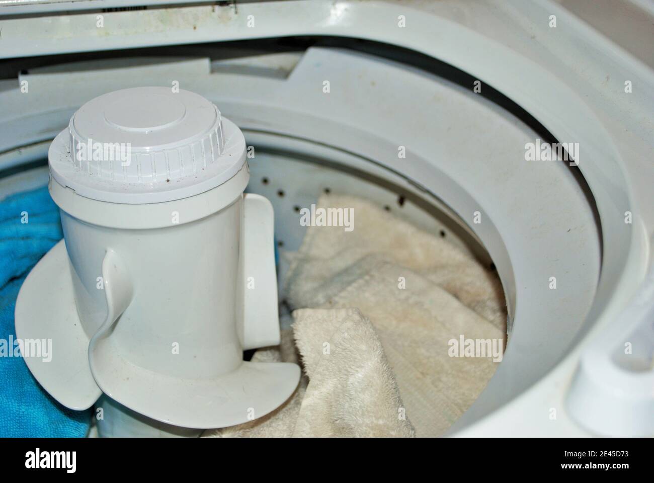 Overflowing washing machine hires stock photography and images Alamy