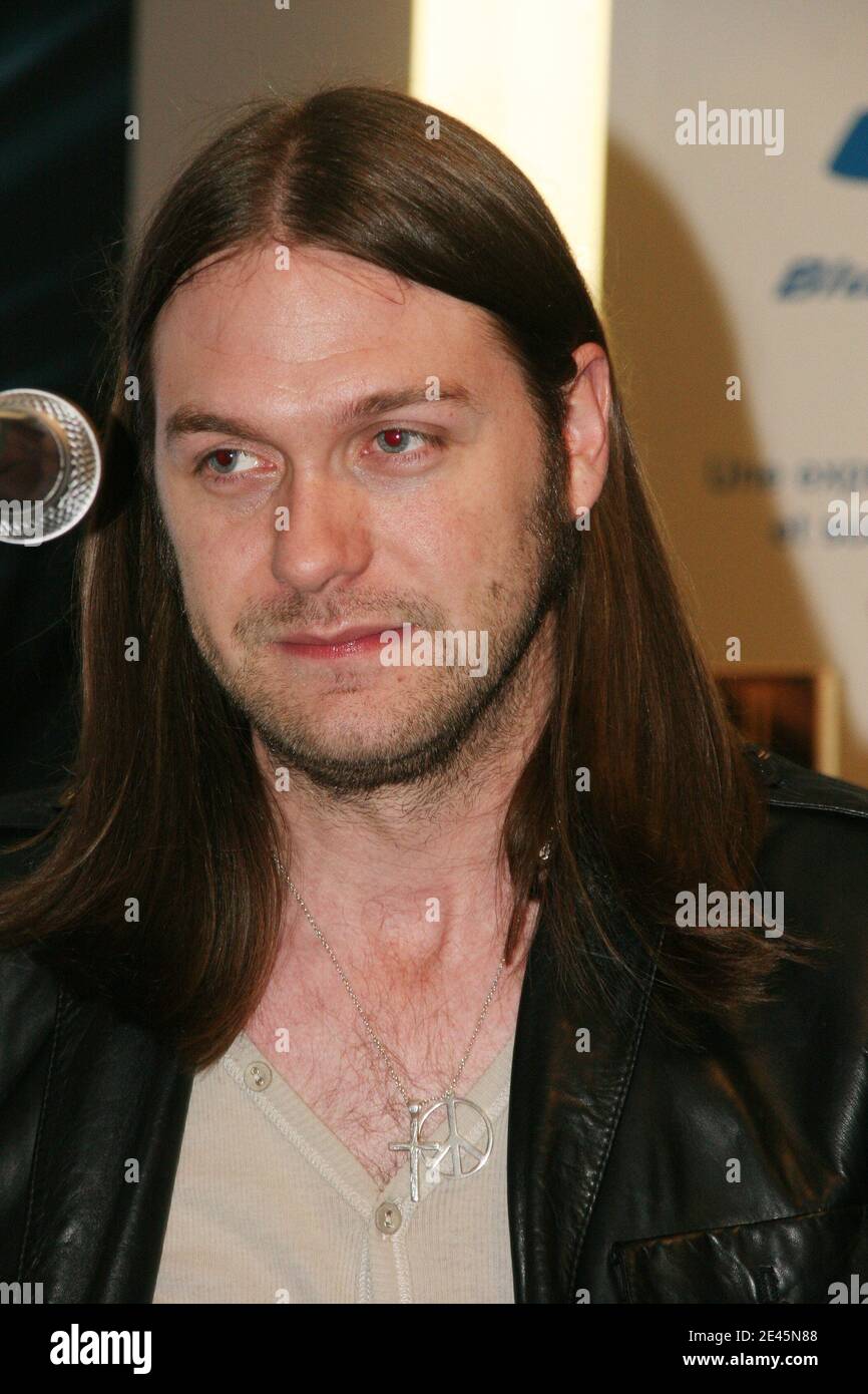 Tom Meighan from UK band Kasabian during a showcase held at 'Sony Style'  store in Paris, France on June 3, 2009. Photo by Denis  Guignebourg/ABACAPRESS.COM Stock Photo - Alamy