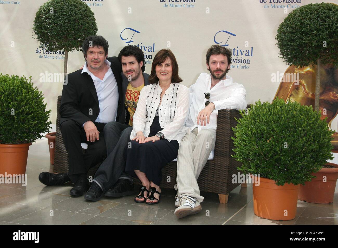 Lionel Astier, Josee Drevon, Simon Astier, Jean-Christophe Hembert and Manu  Meirieu pose for a photocall for 'Kaamelot' during the 49th Monte-Carlo TV  Festival in Monaco on June 8, 2009. Photo by Denis