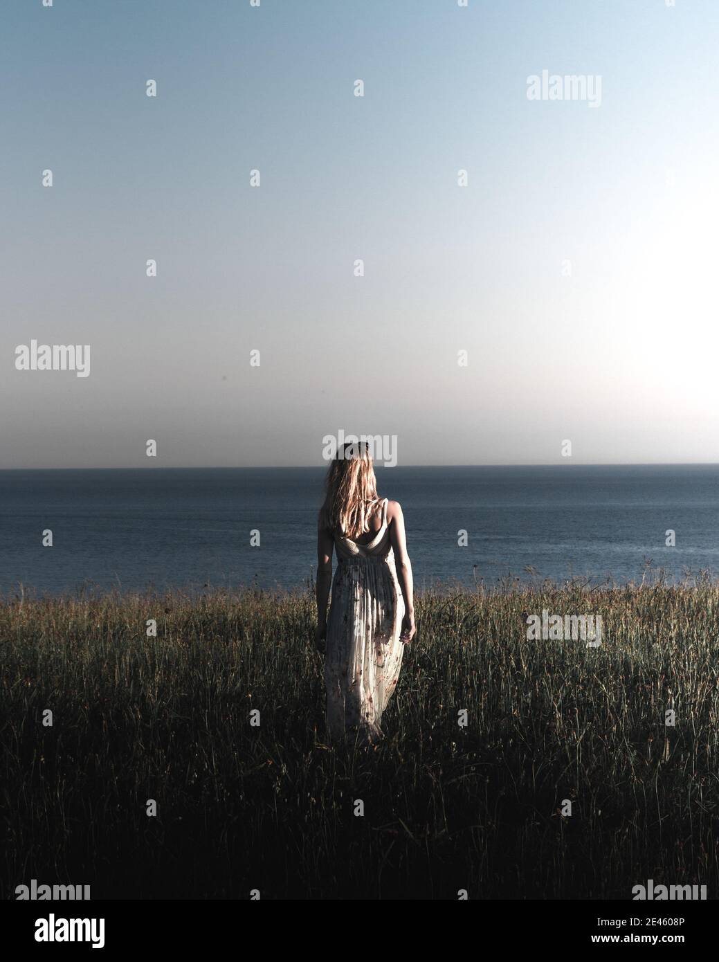 Lonely girl hi-res stock photography and images - Alamy