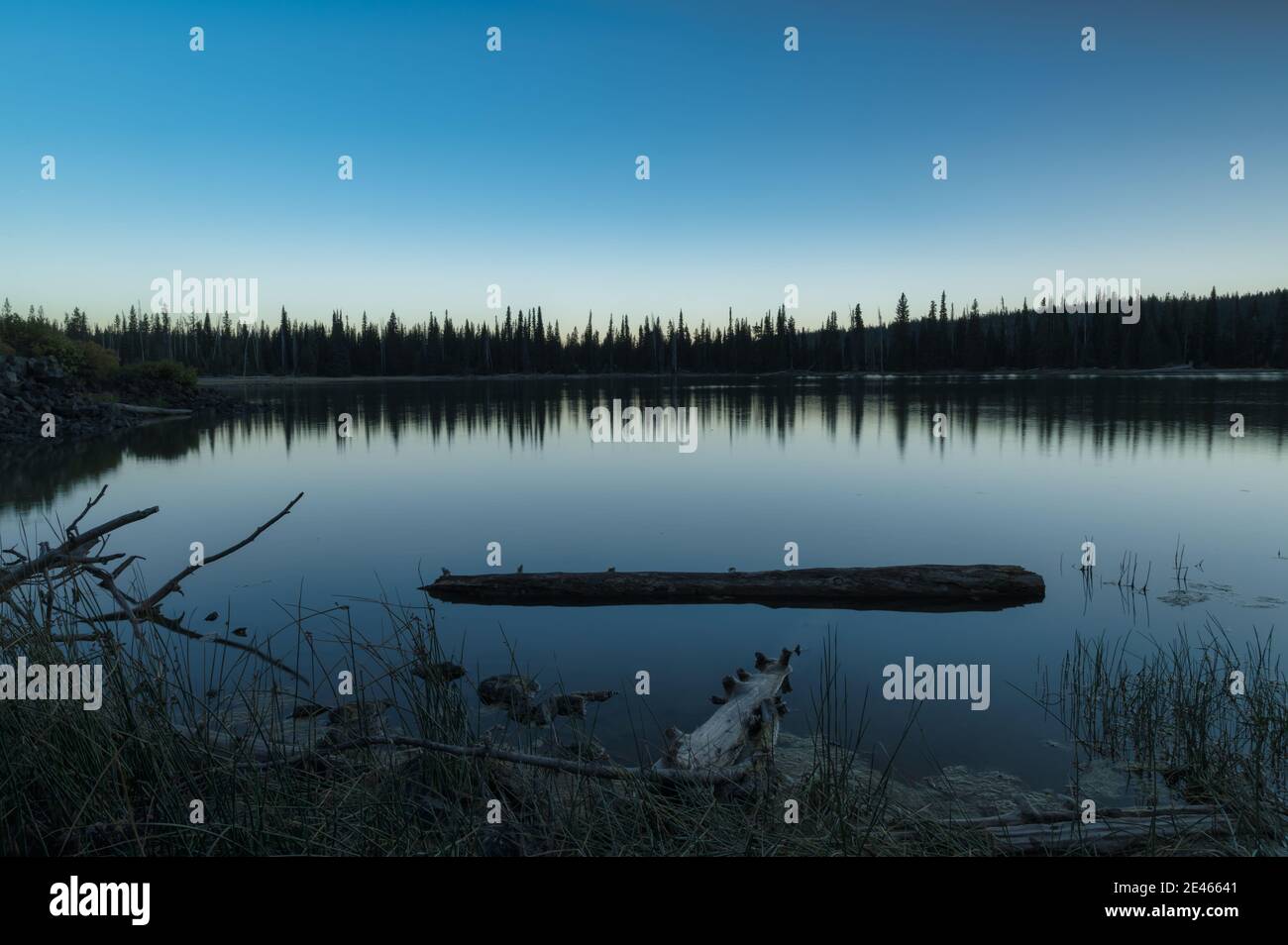 Reflection at Sparks Lake Oregon at dawn Stock Photo