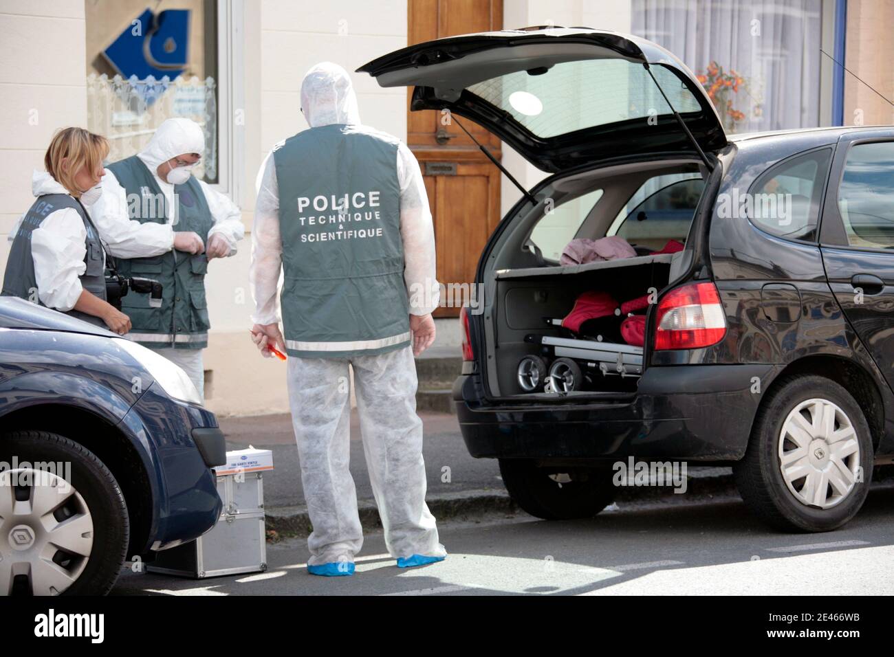 Police Scientifique High Resolution Stock Photography And Images Alamy