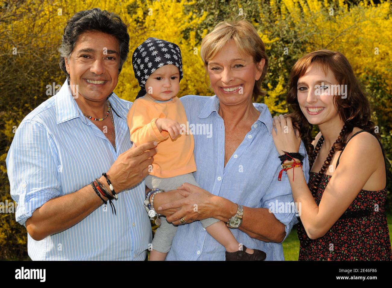 Page 2 Petite Petite Fille High Resolution Stock Photography And Images Alamy