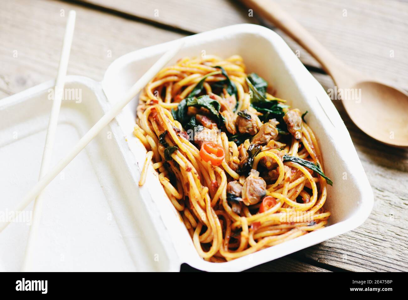 Service food order online delivery spicy spaghetti italian pasta and