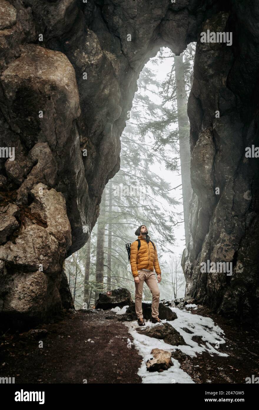 Hiker man hiking in winter hi-res stock photography and images - Alamy