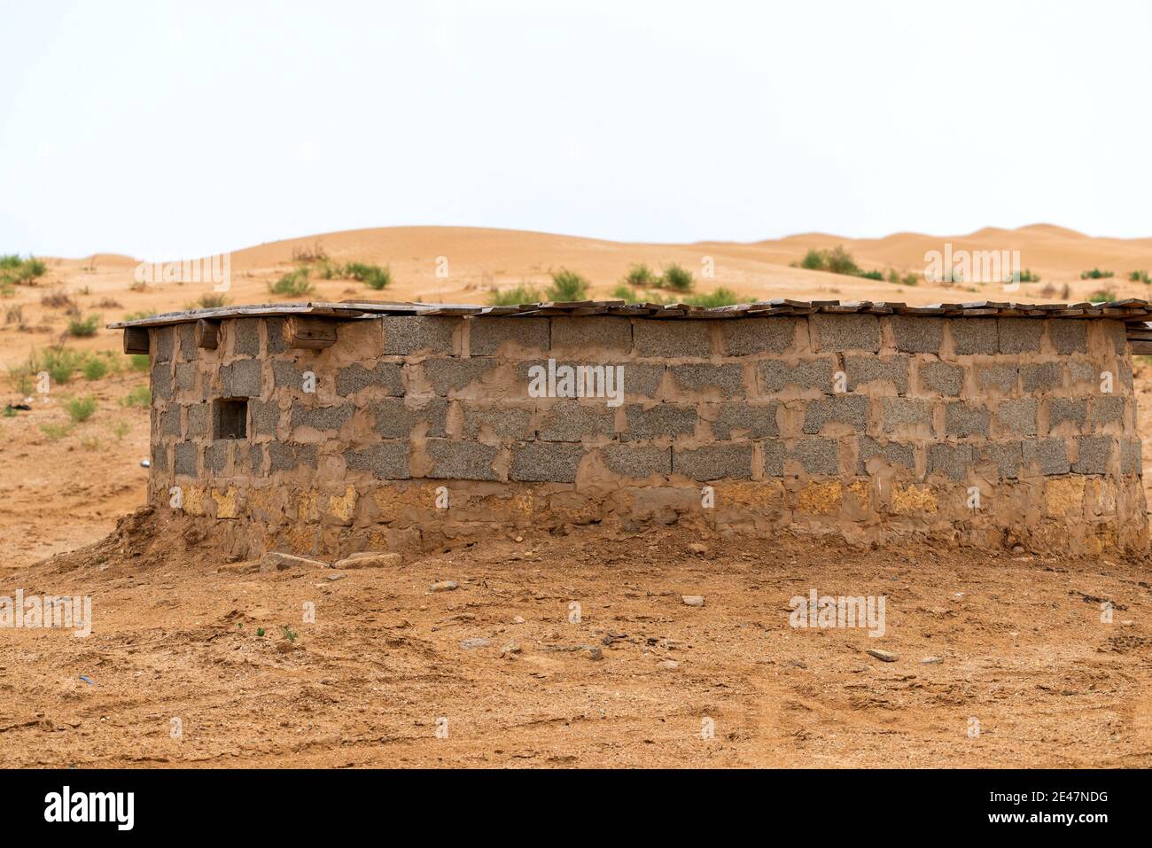 Old desert water well drinking hi-res stock photography and images - Alamy