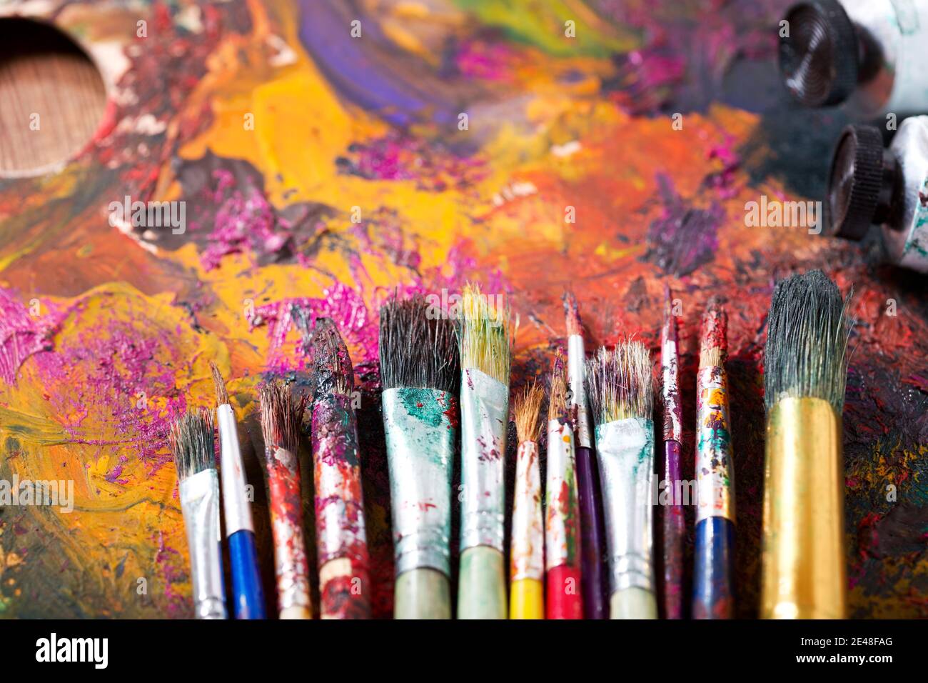 Top view wet brushes hi-res stock photography and images - Alamy