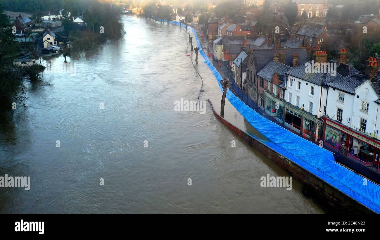 Ironbridge, Shropshire, Uk January 22nd 2021. Flood barriers holding back the River Severn. Flood barriers protect homes and business as the River Severn floods along The Wharfage in Ironbridge. Credit: Sam Bagnall/Alamy Live News  Copyright 2020 © Sam Bagnall Stock Photo