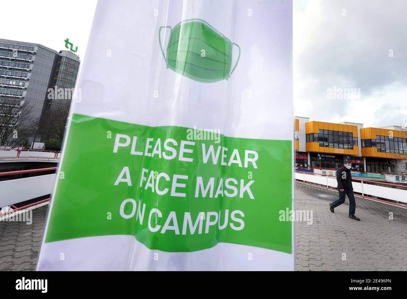 Hinweis zum Tragen einer Mund-Nasen-Bedeckung auf dem Campus der Technischen Universität Dortmund, NRW, Deutschland, 22.1.2021 Stock Photo