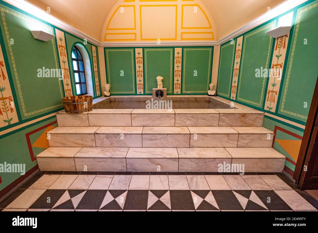 Roman villa bath hi-res stock photography and images - Alamy