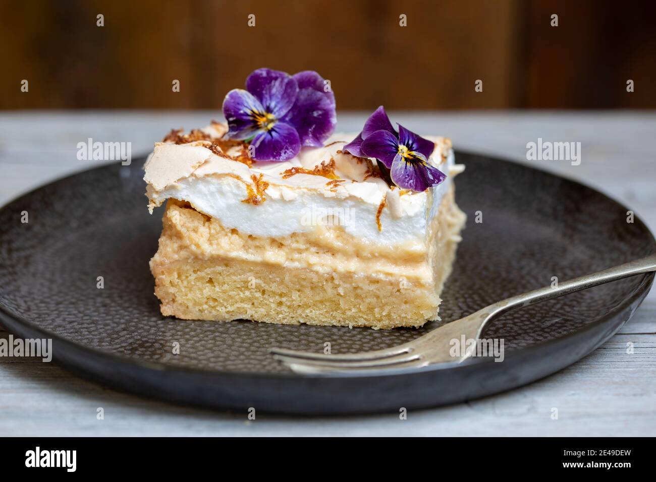 Lemon cake slice hires stock photography and images Alamy