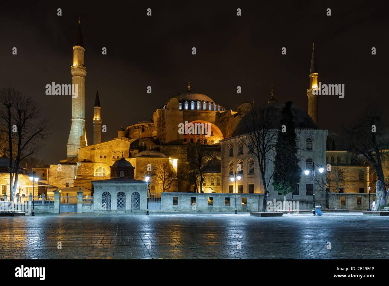 Hagia Sophia mosque in sultanahmet, Istanbul Stock Photo - Alamy