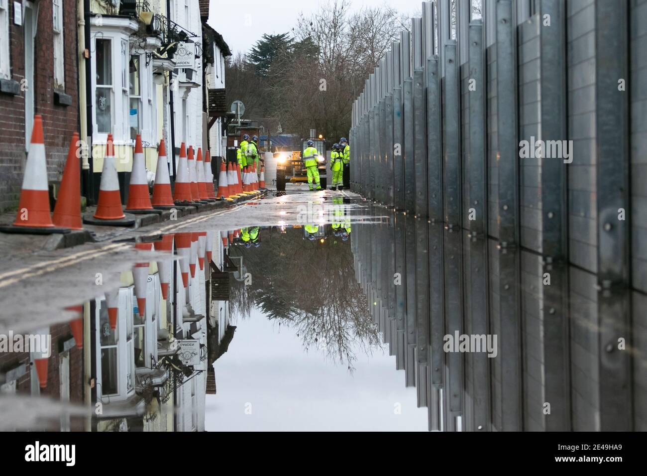 Bewdley, Worcestershire, UK. 22nd Jan, 2021. As the River Severn levels