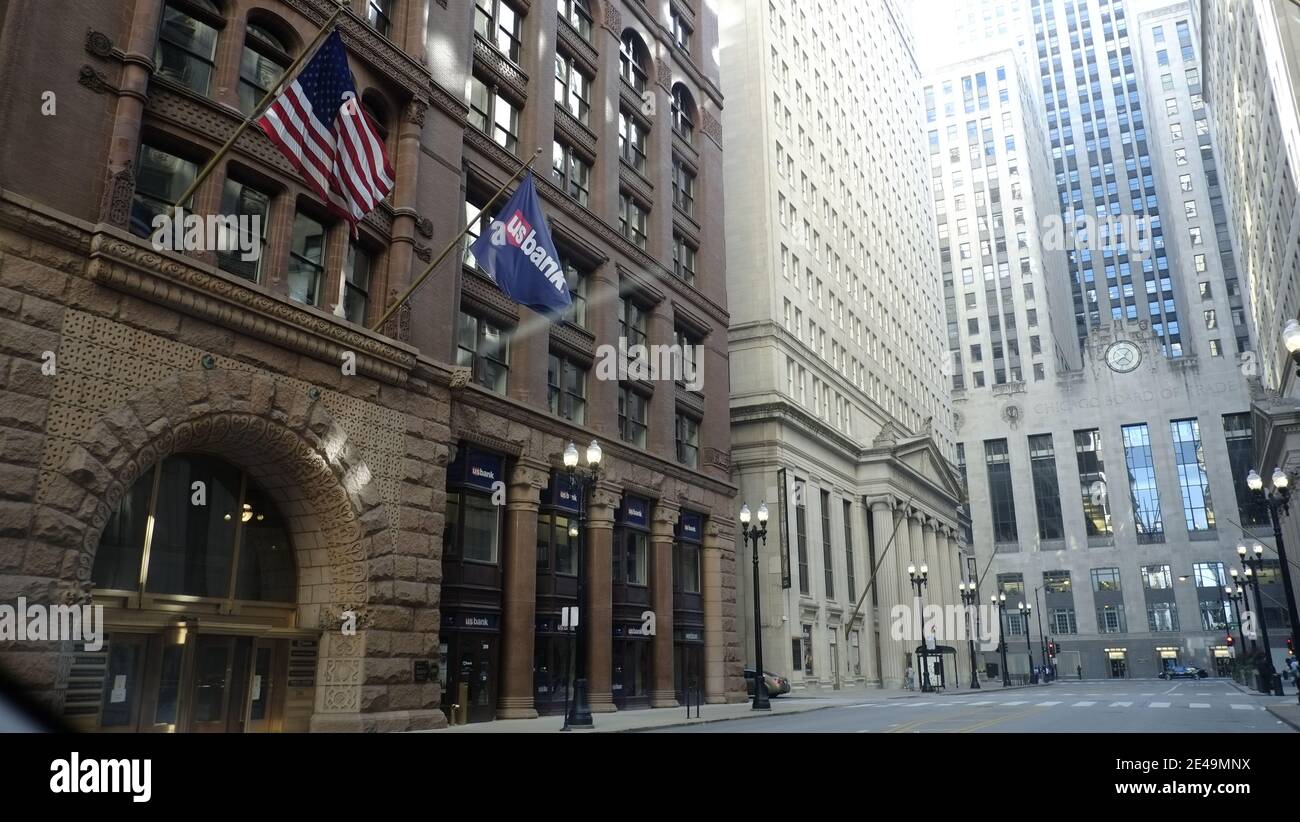Chicago - Illinois. LaSalle Street is the financial heart of the city. The building in the center built in Art Deco architecture is the Chicago Board of Trade and is the National Historic Landmark. Completed in 1888 John Wellborn Root and Daniel Burnham Stock Photo
