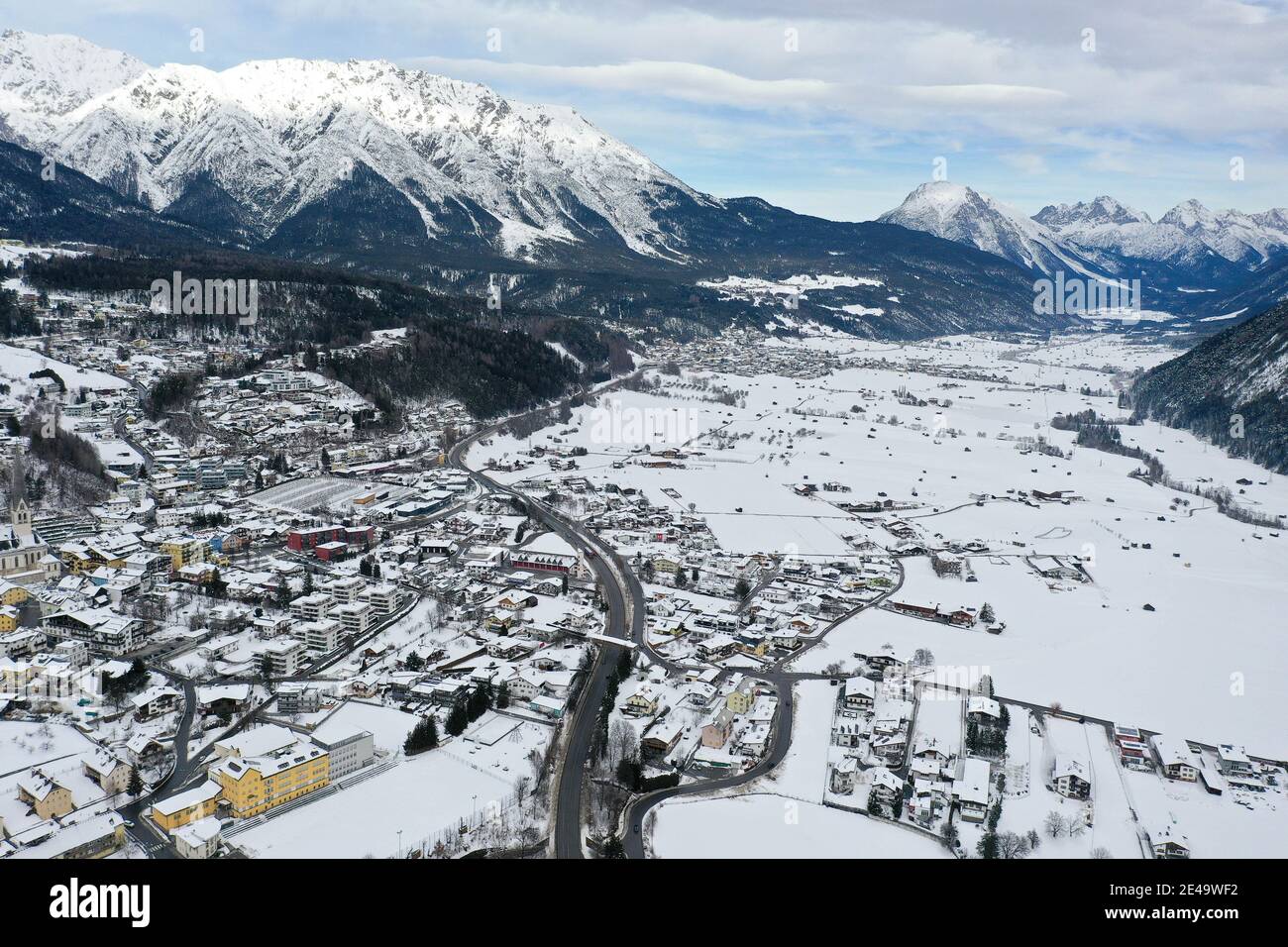 Vogelperspektive von Imst Tirol, Dji Mavic 2 pro Drohne Stock Photo