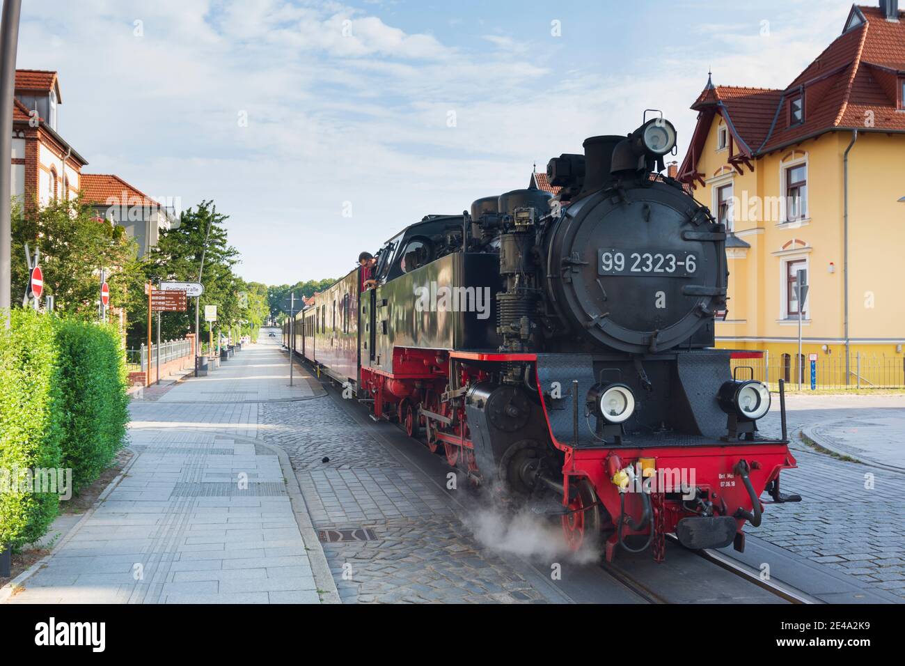 Bad Doberan, Bäderbahn Molli railway, steam locomotive, stop at street Goethestrasse, villas, Ostsee (Baltic Sea), Mecklenburg-Vorpommern / Mecklenburg-Western Pomerania, Germany Stock Photo
