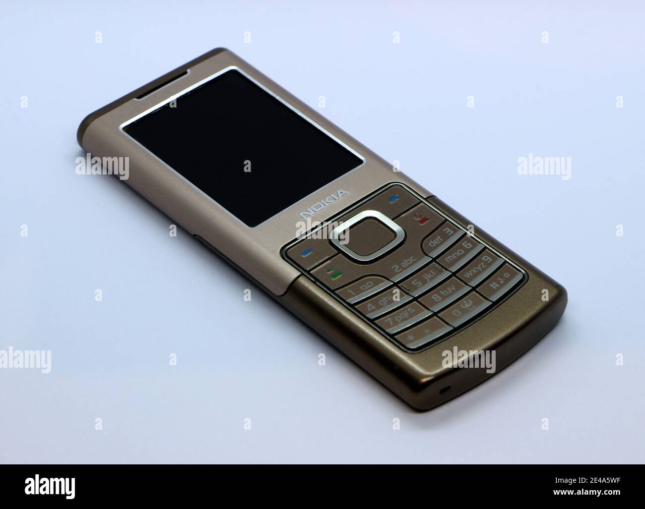 Nokia 6500 Classic Bronze brushed mobile phone released in 2007 against a white background Stock - Alamy