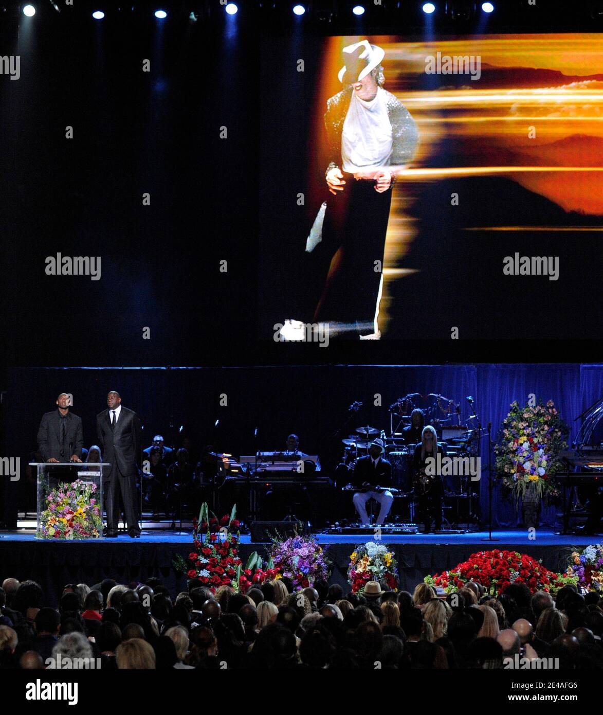 Kobe Bryant and Magic Johnson speak during the memorial service for Michael Jackson at the Staples Center in Los Angeles, CA, USA on July 7, 2009. Pool photo by Mark J. Terrill/AP/PA-ABACAPRESS.COM (Pictured: Kobe Bryant, Magic Johnson) Stock Photo