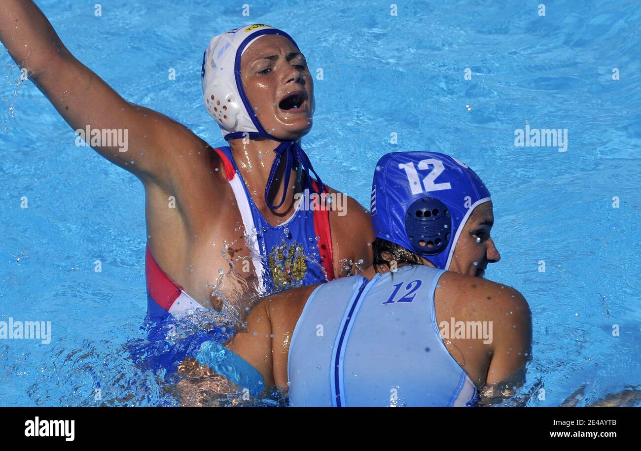 Russia's women's water polo team beats Greece for the bronze meda...