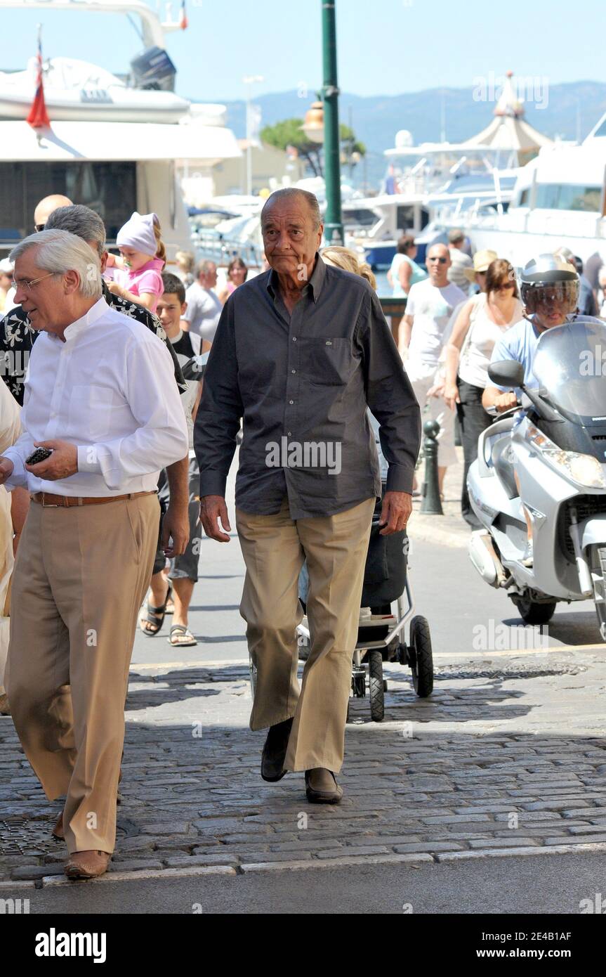 Former French president Jacques Chirac strolling in the streets of ...