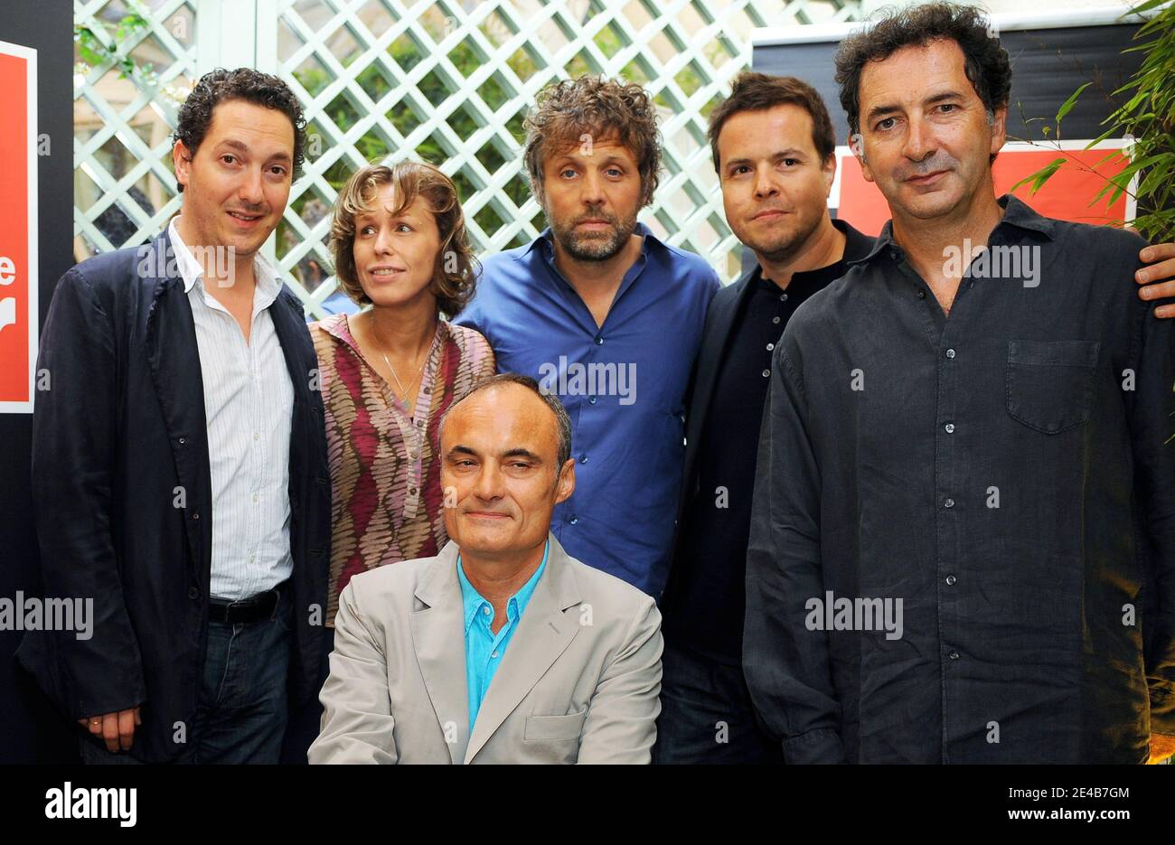 Stephane Guillon, Nicolas Demorand, Francois Morel, Pascale Clark,  Guillaume Gallienne with Philippe Val at the annual press conference of France  Inter radio in Paris, France on August 28, 2009. Photo by Thierry