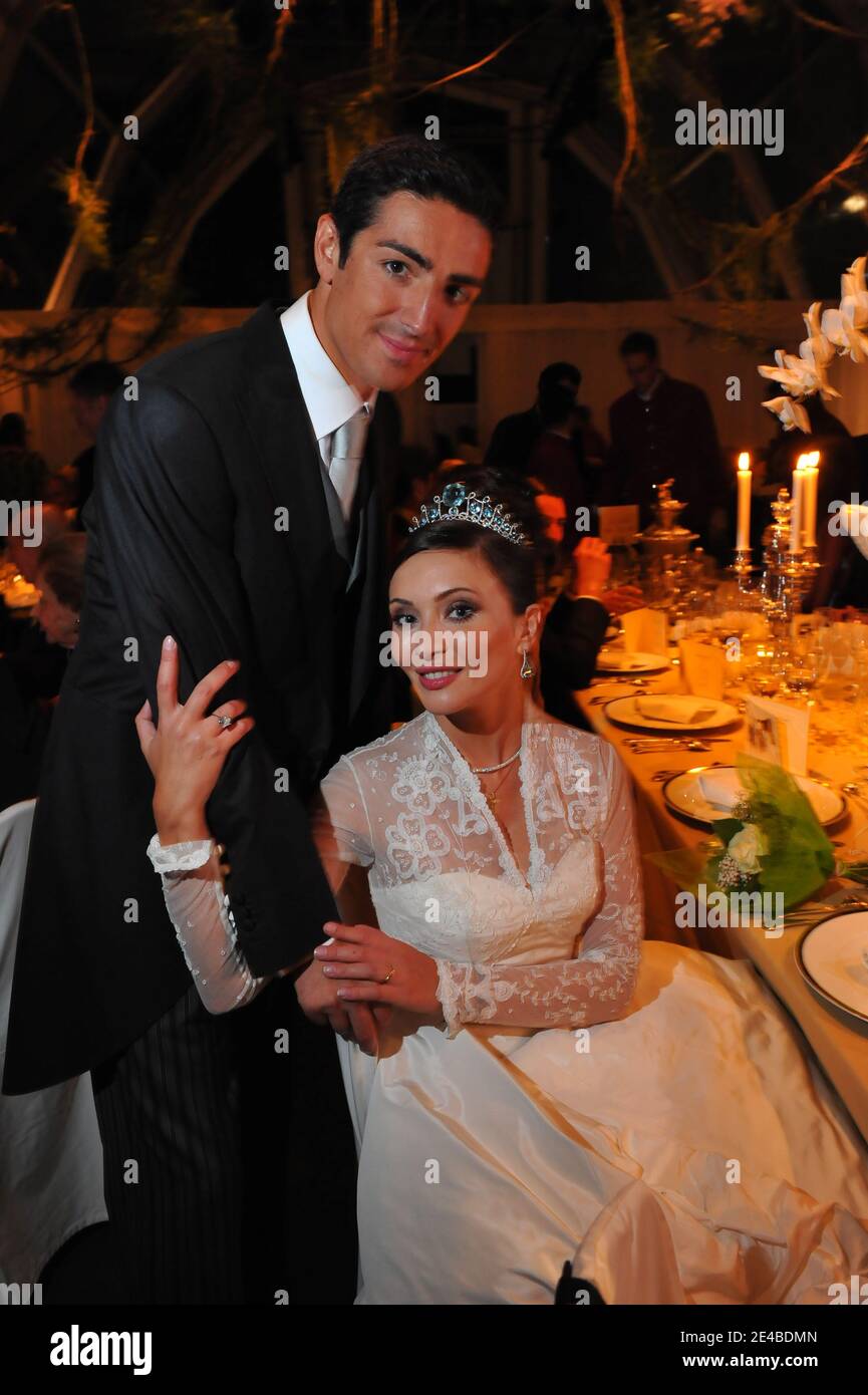 NO TABLOIDSEXCLUSIVE. Belgian Prince Edouard de Ligne La Tremoille and  Italian actress Isabella Orsini during the party at Antoing castle after  their religious wedding in Antoing, Belgium on September 5, 2009. Photo