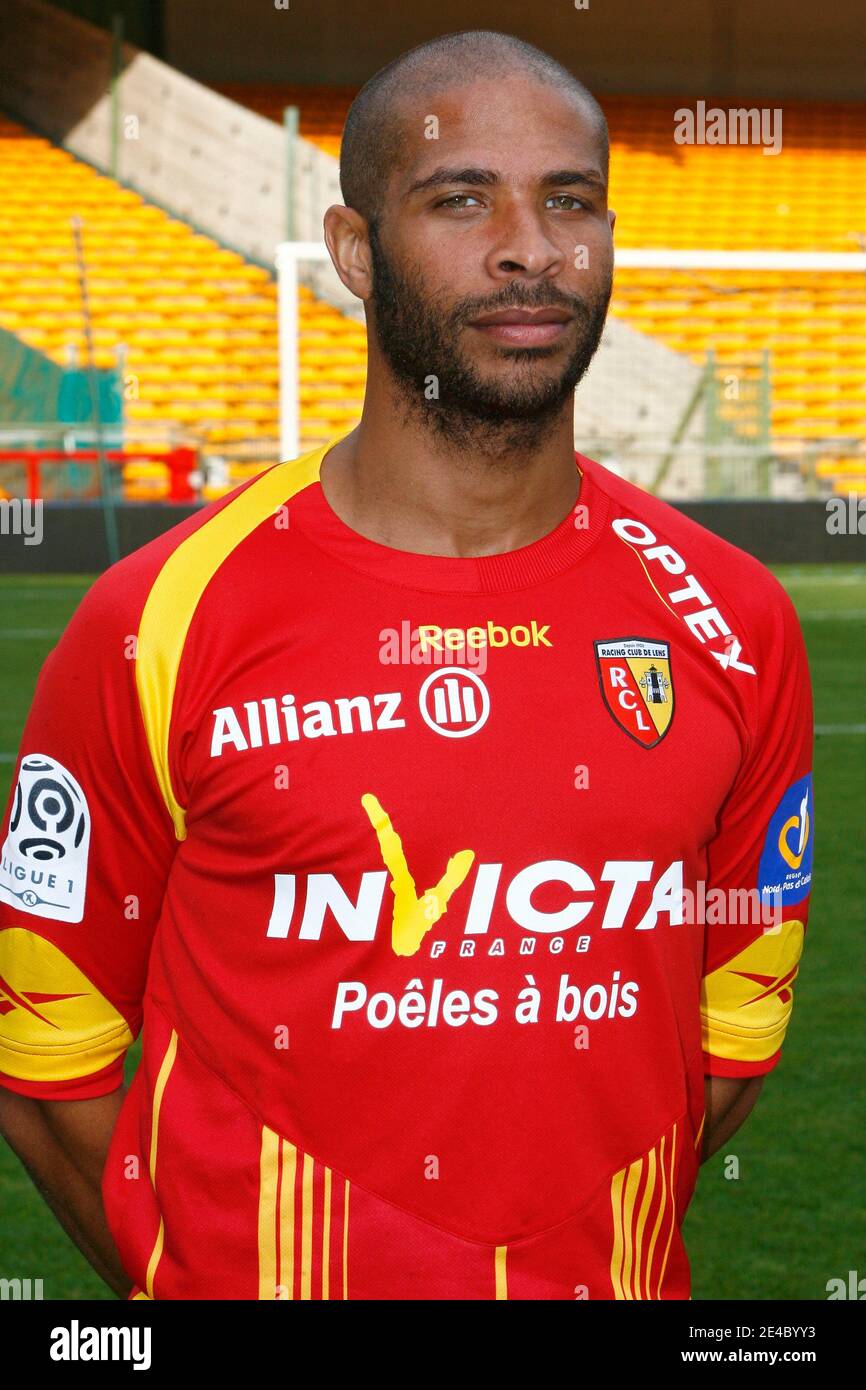 Official picture of Lens' first league soccer team, season 2009-2010, at Felix Bollaert Stadium in Lens, France on September 21, 2009. Here Eric Chelle. Photo by Mikael LIbert/ABACAPRESS.COM Stock Photo