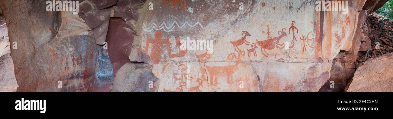 Petroglyphs on rock, Palatki Ruins, Sedona, Arizona, USA Stock Photo