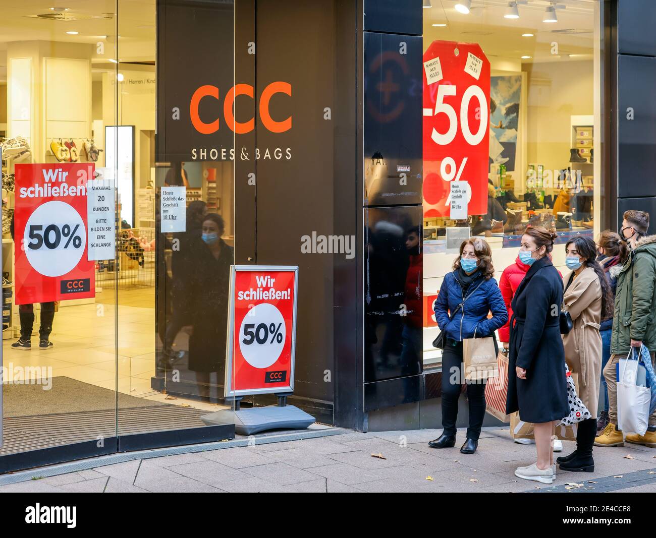 Clearance sale hi-res stock photography and images - Alamy