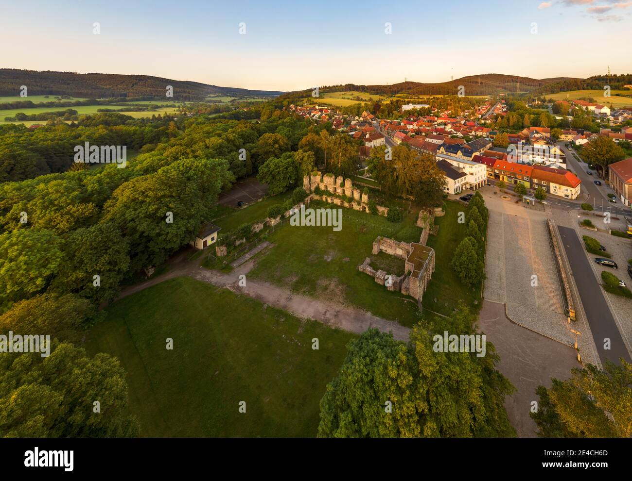 Germany, Thuringia, Ilmenau, Gehren, ruin, city, trees, overview
