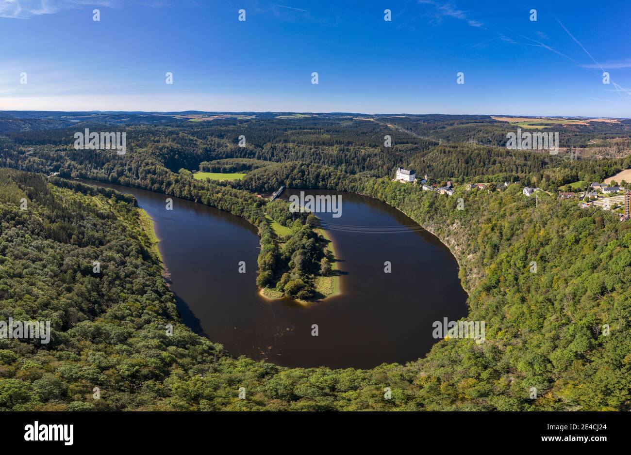 Germany, Thuringia, Schleiz, Burgk, Burgkhammer, dam, dam, forest, castle,  river bend, aerial view, panorama Stock Photo - Alamy