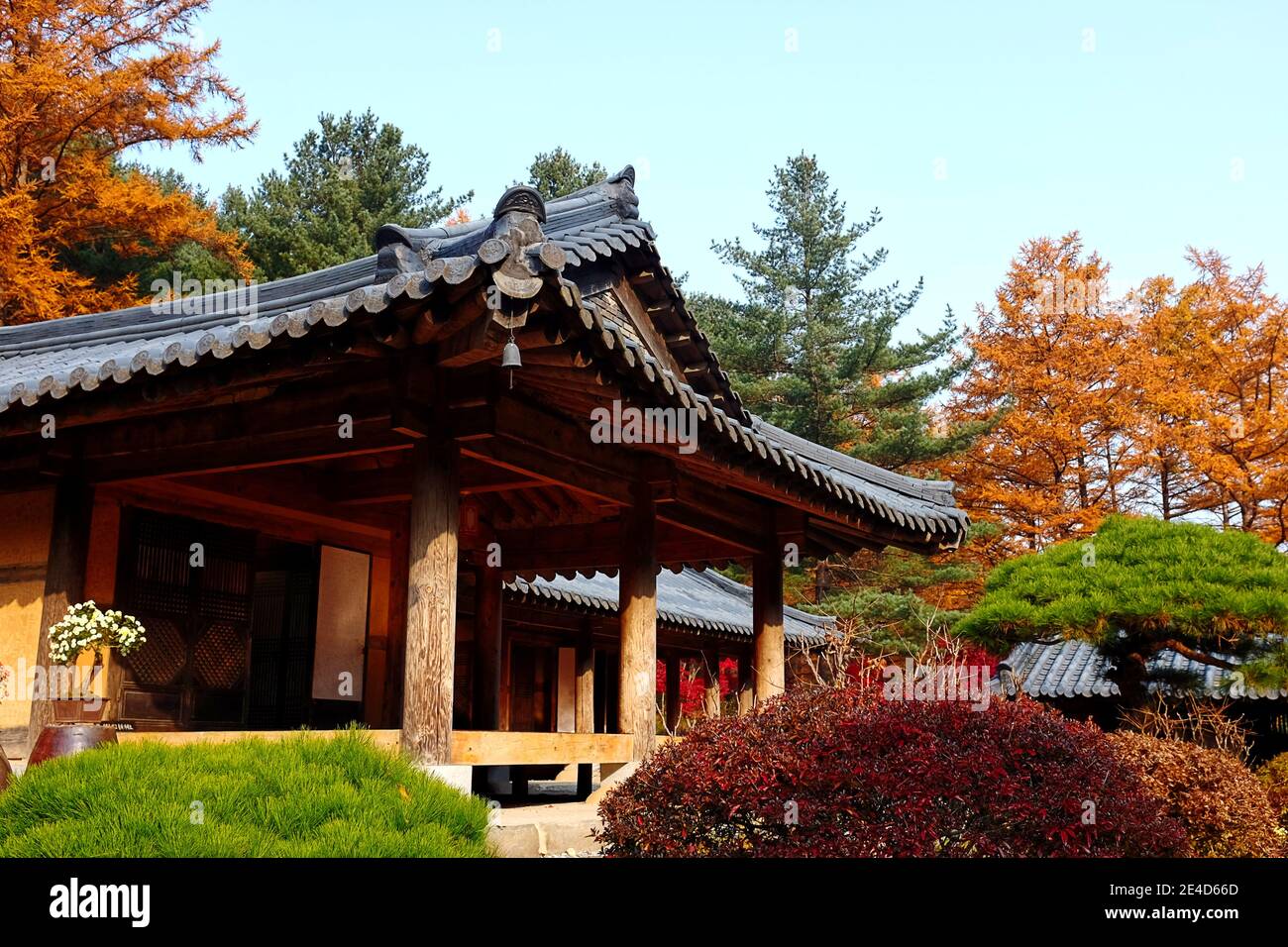 Traditional korean house hires stock photography and images Alamy