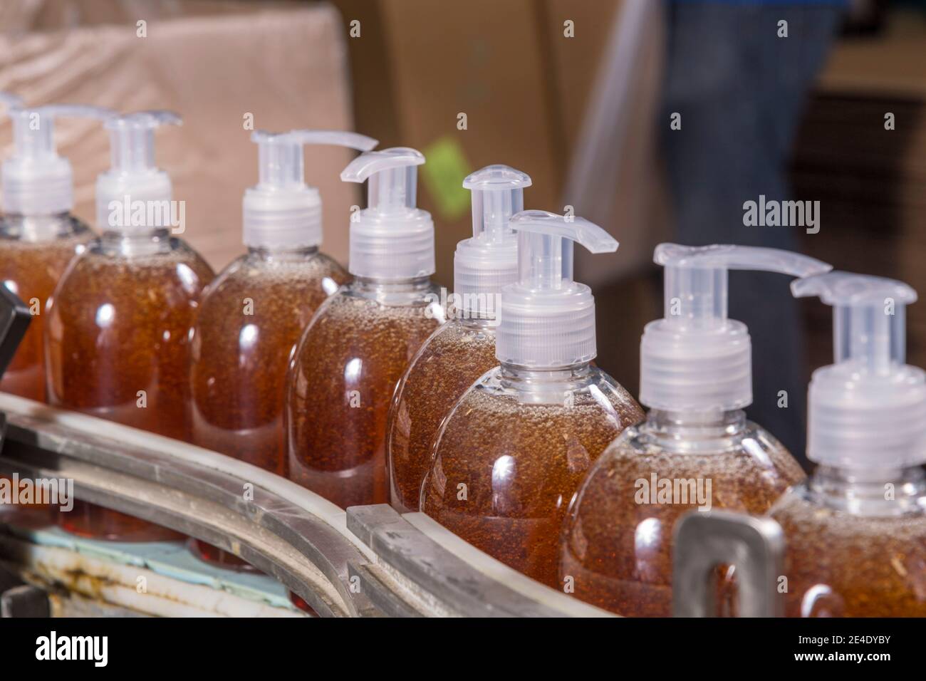 Shampoo bottles being filled and packaged, Philadelphia, USA Stock Photo